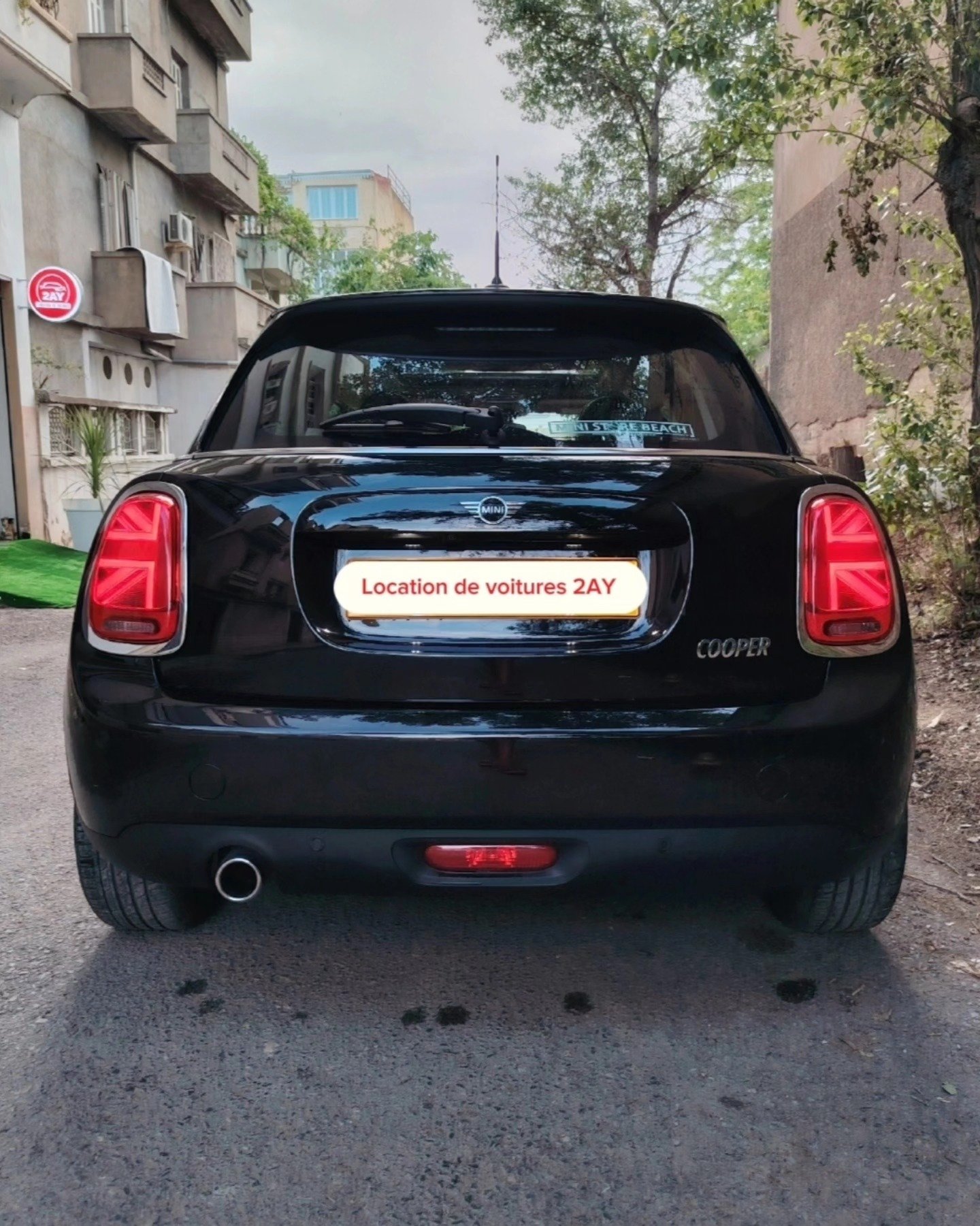 Mini Cooper 3 Mini Cooper noire 2019 disponible en location à Sétif