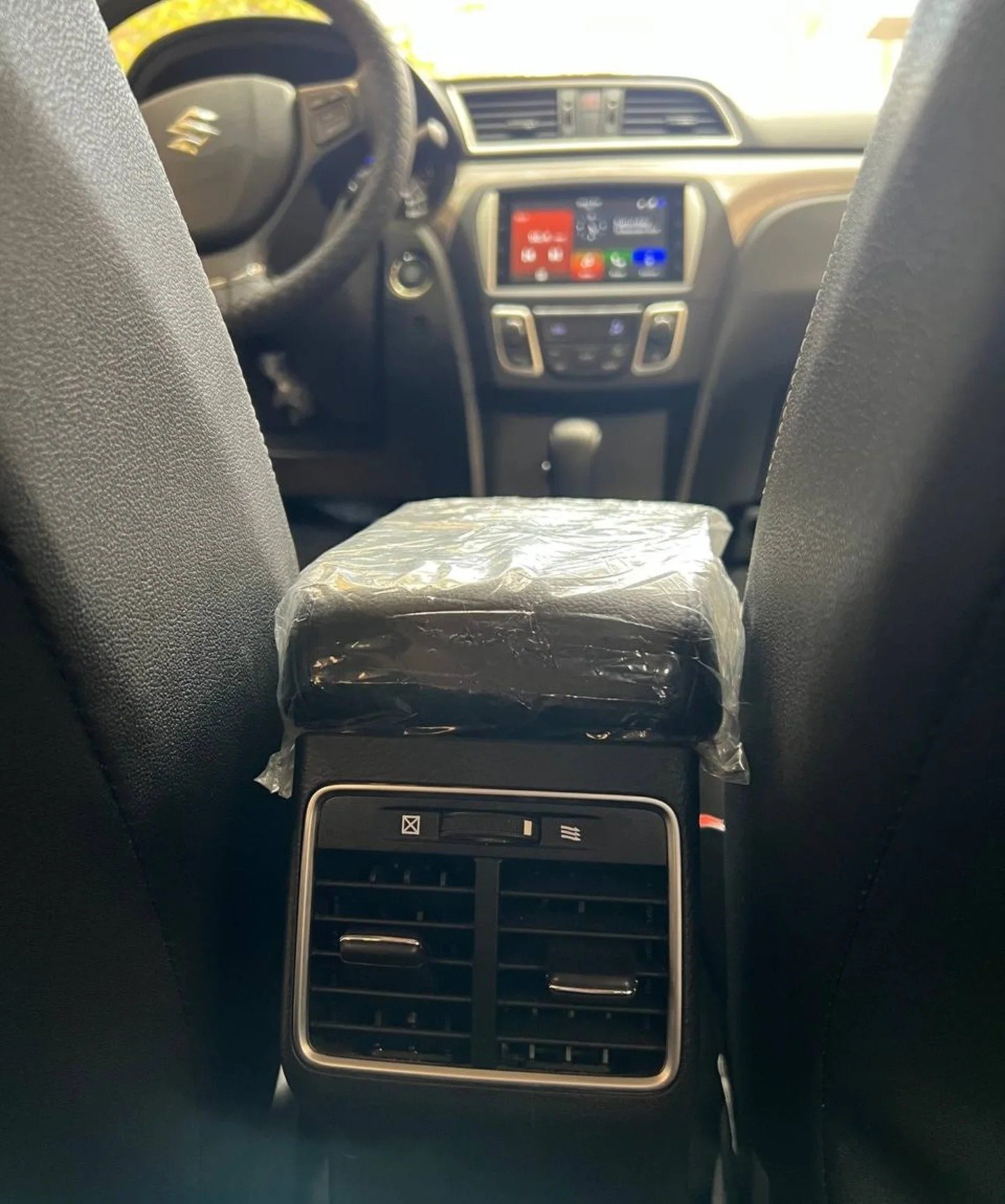 Suzuki Ciaz 8 Réservez la Suzuki Ciaz en location de voiture à Sétif