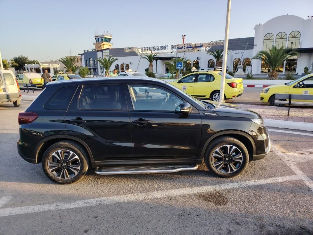 Suzuki Vitara noir location SUV aéroport Sétif – 2AY Location De Voitures